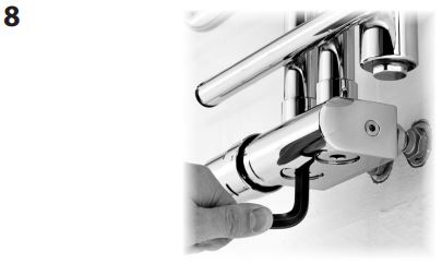 Danfoss 013R9433 VHX-MONO Valve Set for Wall Connection Installation Guide - Tighten valve to radiator