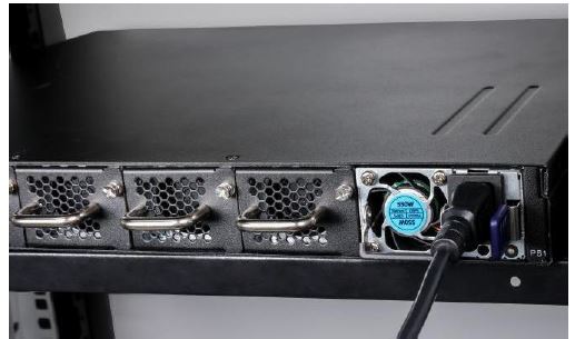 QSFPTEK-S7600-48Y8C-48-Port-25Gb-Ethernet-L3+-Switch-6