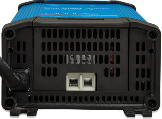 victron energy Blue IP22 15A Battery Charger Kit 01